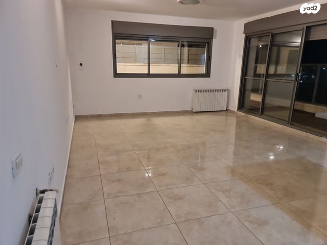 דירה, גרשון אבנר, ארמון הנציב, תלפיות מזרח, ירושלים