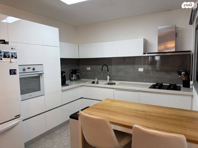 דירה, אלה, החורש, נתיבות