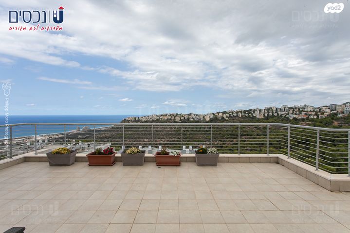 גג/ פנטהאוז, מורד הזמיר, חיפה