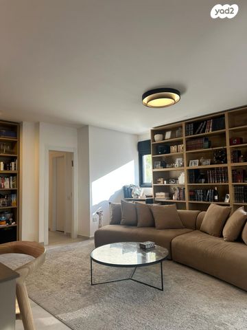 דירה, שכונת בן גוריון, מרכז העיר ג', רמת גן