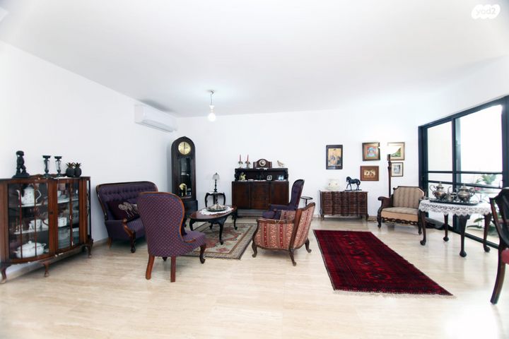 בית פרטי/ קוטג', שביל הנוטע 16, מרכז המושבה, אבן יהודה