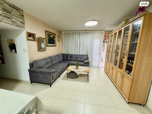 דירה, משה צדקה, נווה מאיר, רמלה