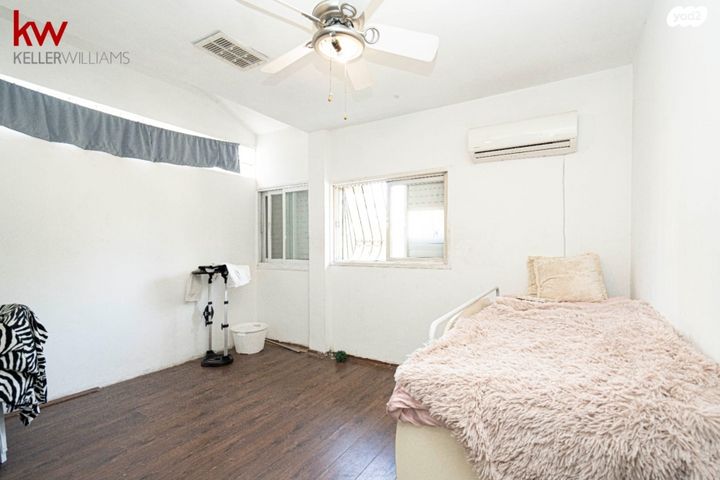 דו משפחתי, האצ"ל, רעננה