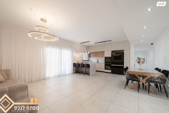 דירה, אריאל שרון, נווה שרון / שער העיר, נתיבות