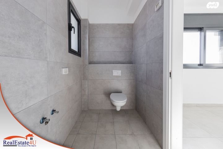 דירה, אמנון ליפקין שחק, נוף הטיילת, נתניה