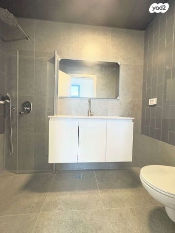 דירה, הנמל 19, שער פלמר, תחנת רכבת השמונה, חיפה