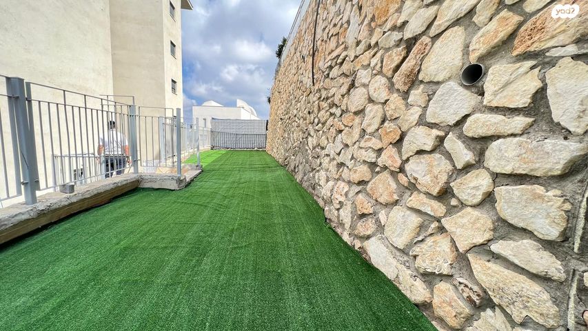 דירת גן, מצדה, אורנים, מעלות תרשיחא