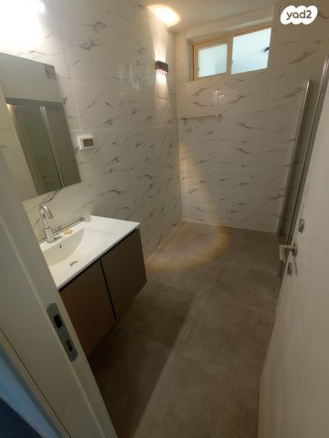 דירה, מעלה הבנים, שכונה ותיקה - מרכז העיר, מעלות תרשיחא