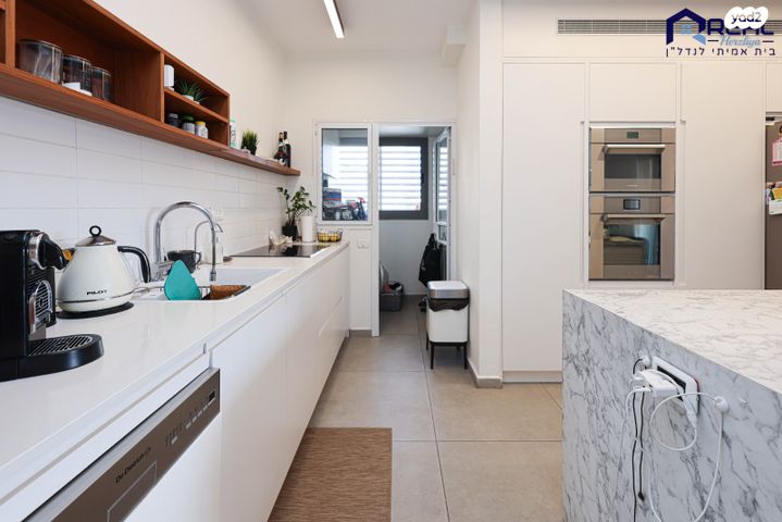 דירה, הרצליה