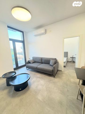 דירה, הנמל 19, שער פלמר, תחנת רכבת השמונה, חיפה