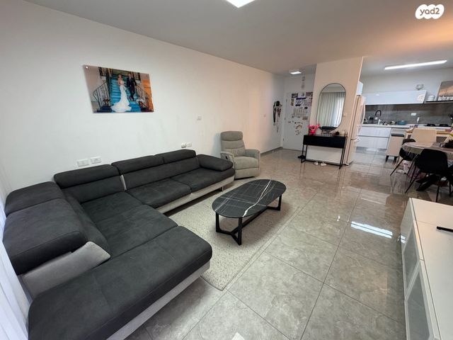 דירה, אלה, החורש, נתיבות