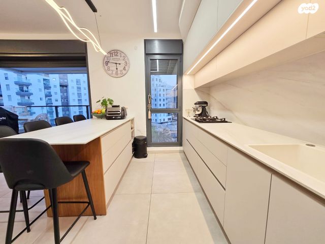 דירה, משה רינת, קרית רבין, חולון