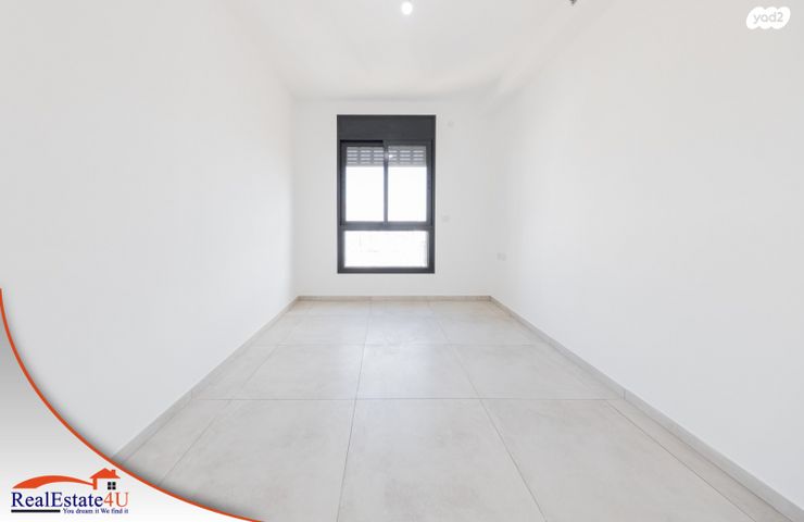 דירה, אמנון ליפקין שחק, נוף הטיילת, נתניה