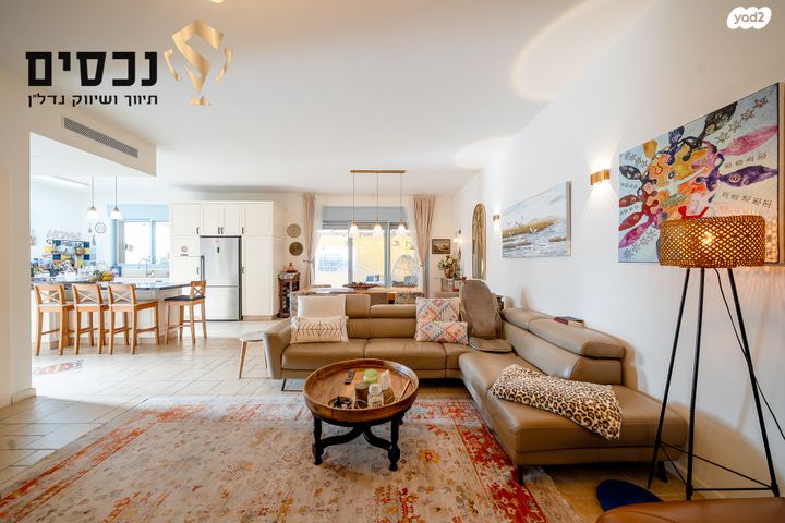 דו משפחתי, בית אריה / עופרים