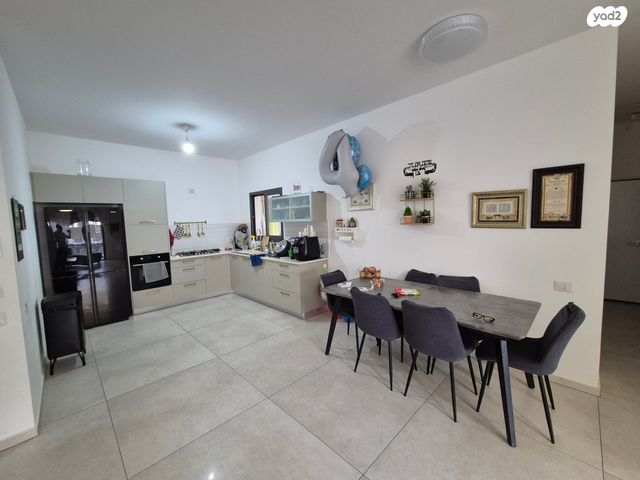 דירת גן, נווה שרון / שער העיר, נתיבות