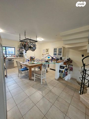 דו משפחתי, הרקפת 11, פרדסיה, פרדסיה