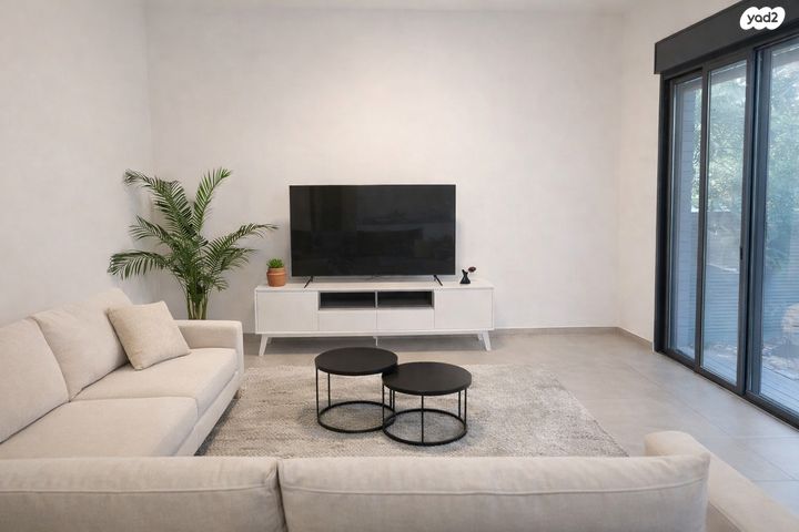 דירת גן, אסף, חרוזים, רמת גן