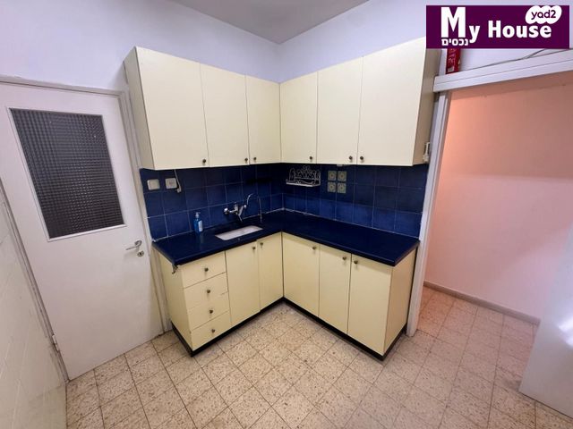 דירה, המושבה, גדרה