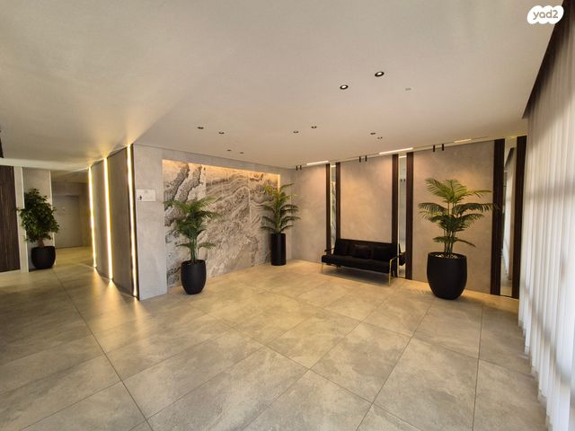 דירת גן, נווה שרון / שער העיר, נתיבות