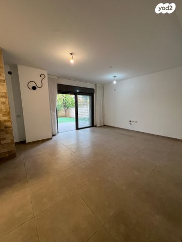 דירה, שדרות קק"ל 8, המחנה הצבאי, קרית מלאכי