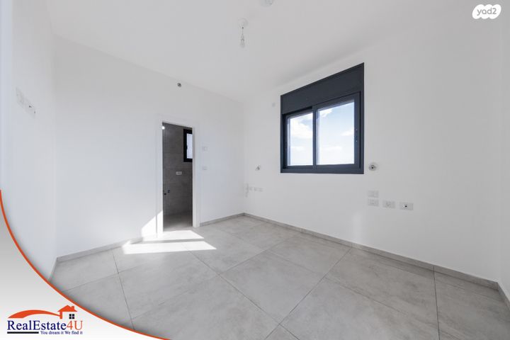 דירה, אמנון ליפקין שחק, נוף הטיילת, נתניה