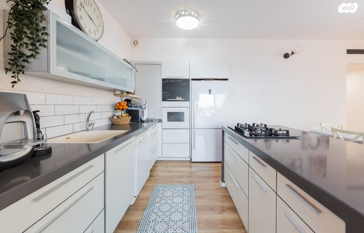 גג/ פנטהאוז, מגדיאל, הוד השרון