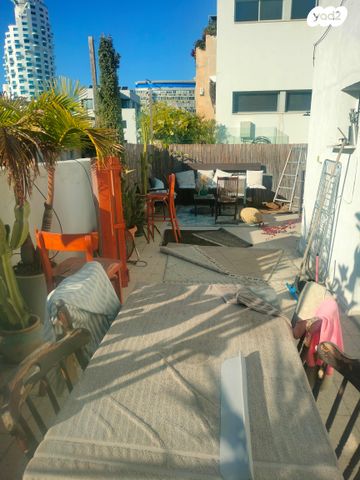 גג/ פנטהאוז, חובבי ציון 4, תל אביב יפו