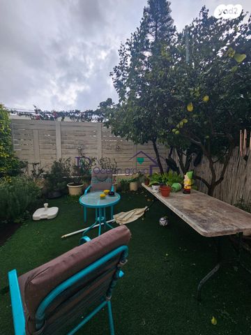 דו משפחתי, הרקפת 11, פרדסיה, פרדסיה