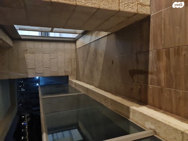 דירה, גרשון אבנר, ארמון הנציב, תלפיות מזרח, ירושלים