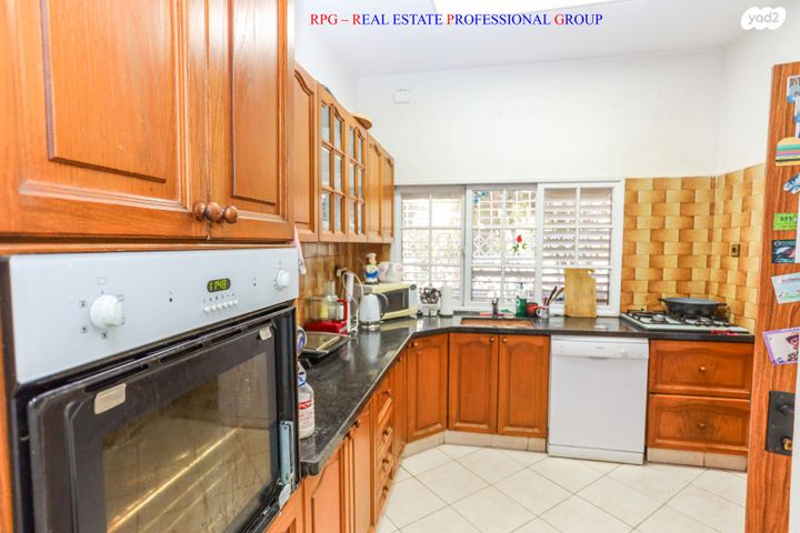 דו משפחתי, יפעת, תל אביב יפו