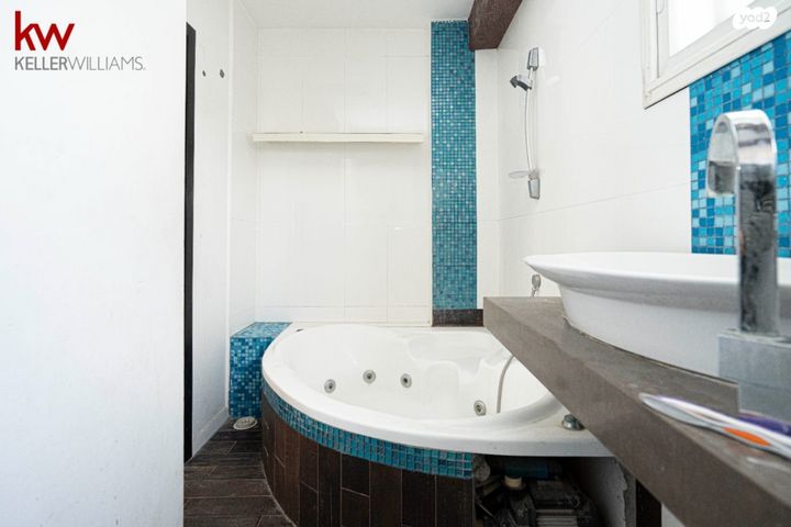 דו משפחתי, האצ"ל, רעננה