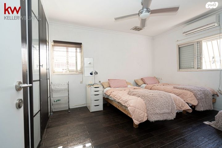 דו משפחתי, האצ"ל, רעננה