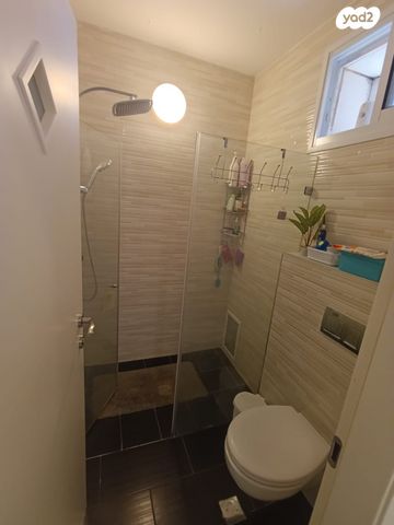 טריפלקס, הרצי"ה קוק 101, קרית ארבע