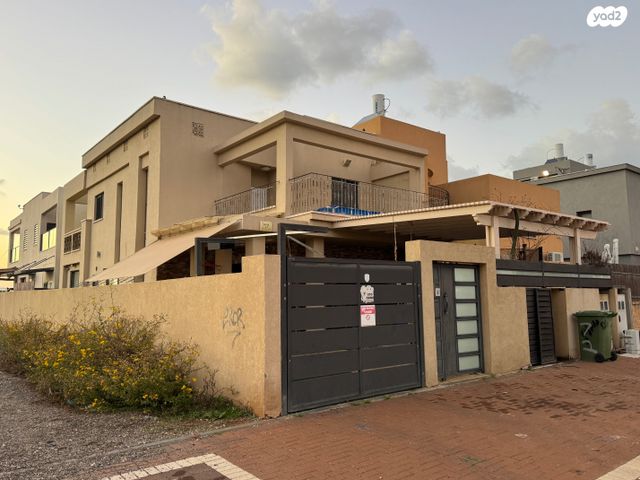 דו משפחתי, גבעת אולגה, חדרה