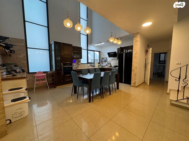 דו משפחתי, גבעת אולגה, חדרה