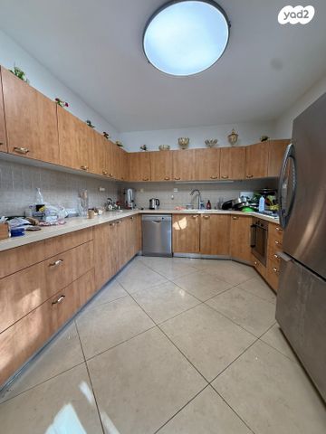 דירת גן, רפאל איתן, קרית אילון, חולון