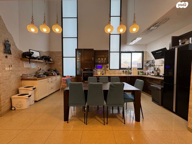 דו משפחתי, גבעת אולגה, חדרה