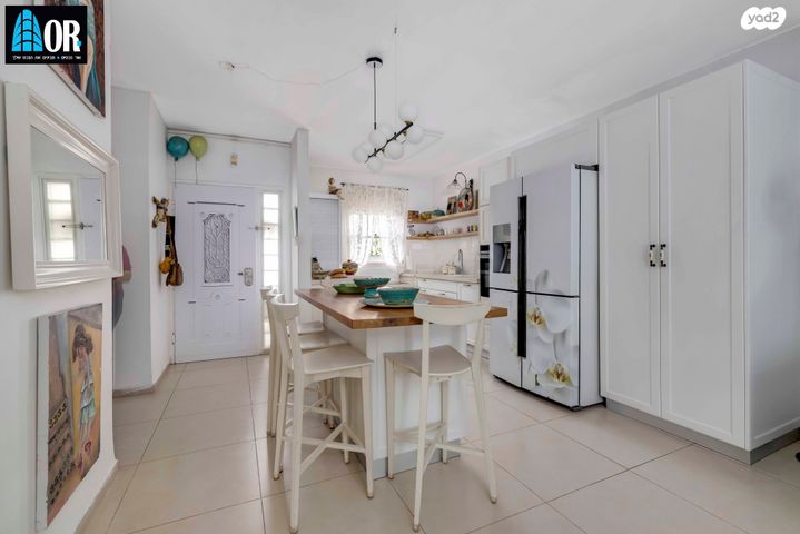 בית פרטי/ קוטג', לשם, רחובות החדשה, רחובות