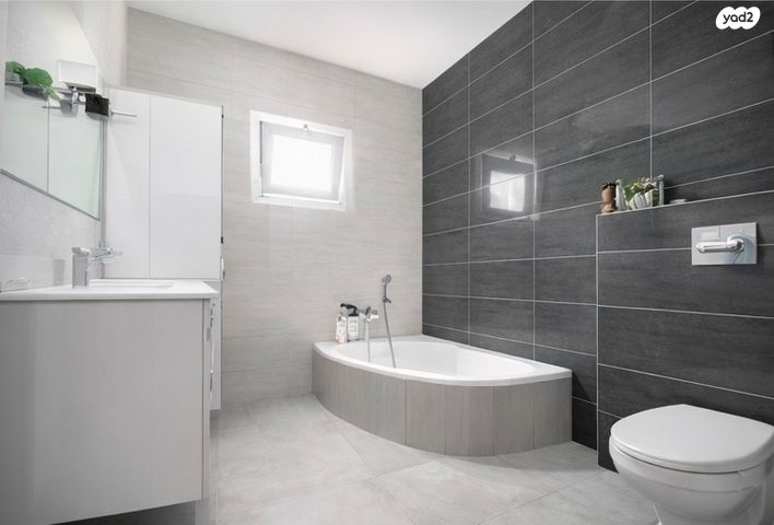 דירה, היוצרים, עיר היין, אשקלון