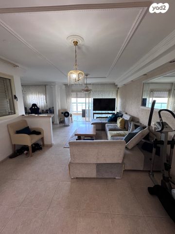 דירה, אחד העם, שיכון עובדים, טבריה