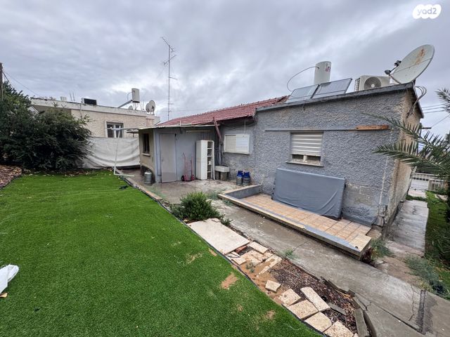 דו משפחתי, אהבת ציון, שיכון ג, טבריה