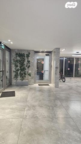 דירה, רב אלוף משה לוי, פסגת זאב, ירושלים