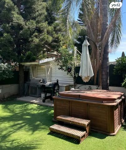 בית פרטי/ קוטג', ספיר, מרכז המושבה, גן יבנה