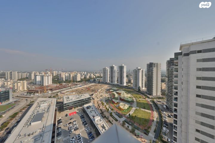 דירה, עפרה חזה, משכנות האומנים, קרית מוצקין