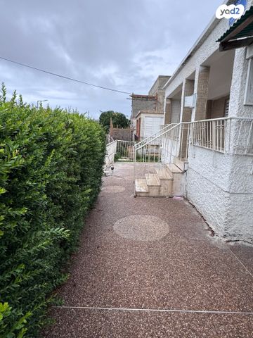 דו משפחתי, אהבת ציון, שיכון ג, טבריה