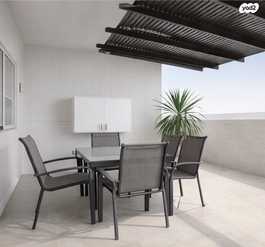 דירה, היוצרים, עיר היין, אשקלון