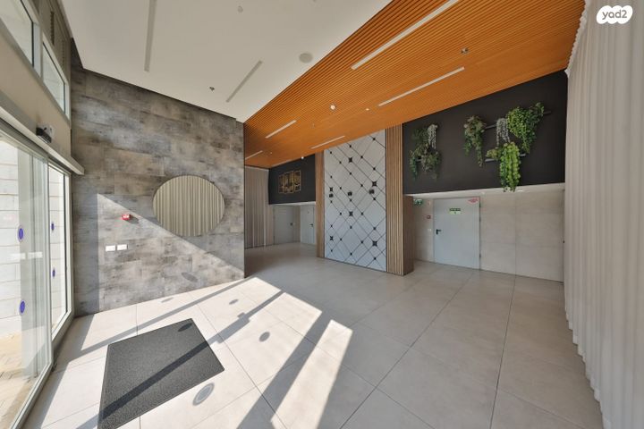 דירה, עפרה חזה, משכנות האומנים, קרית מוצקין