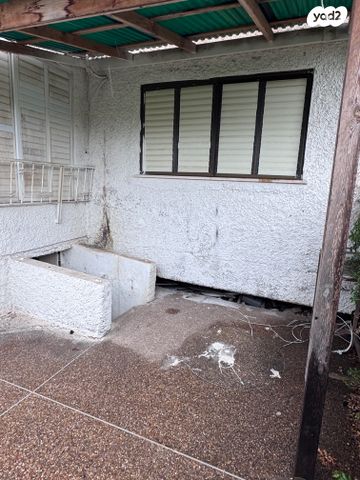 דו משפחתי, אהבת ציון, שיכון ג, טבריה