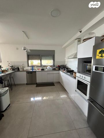 דופלקס, הרופא זלוצ'יסטי 23, אחוזה, חיפה