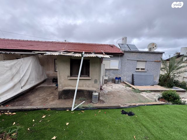 דו משפחתי, אהבת ציון, שיכון ג, טבריה